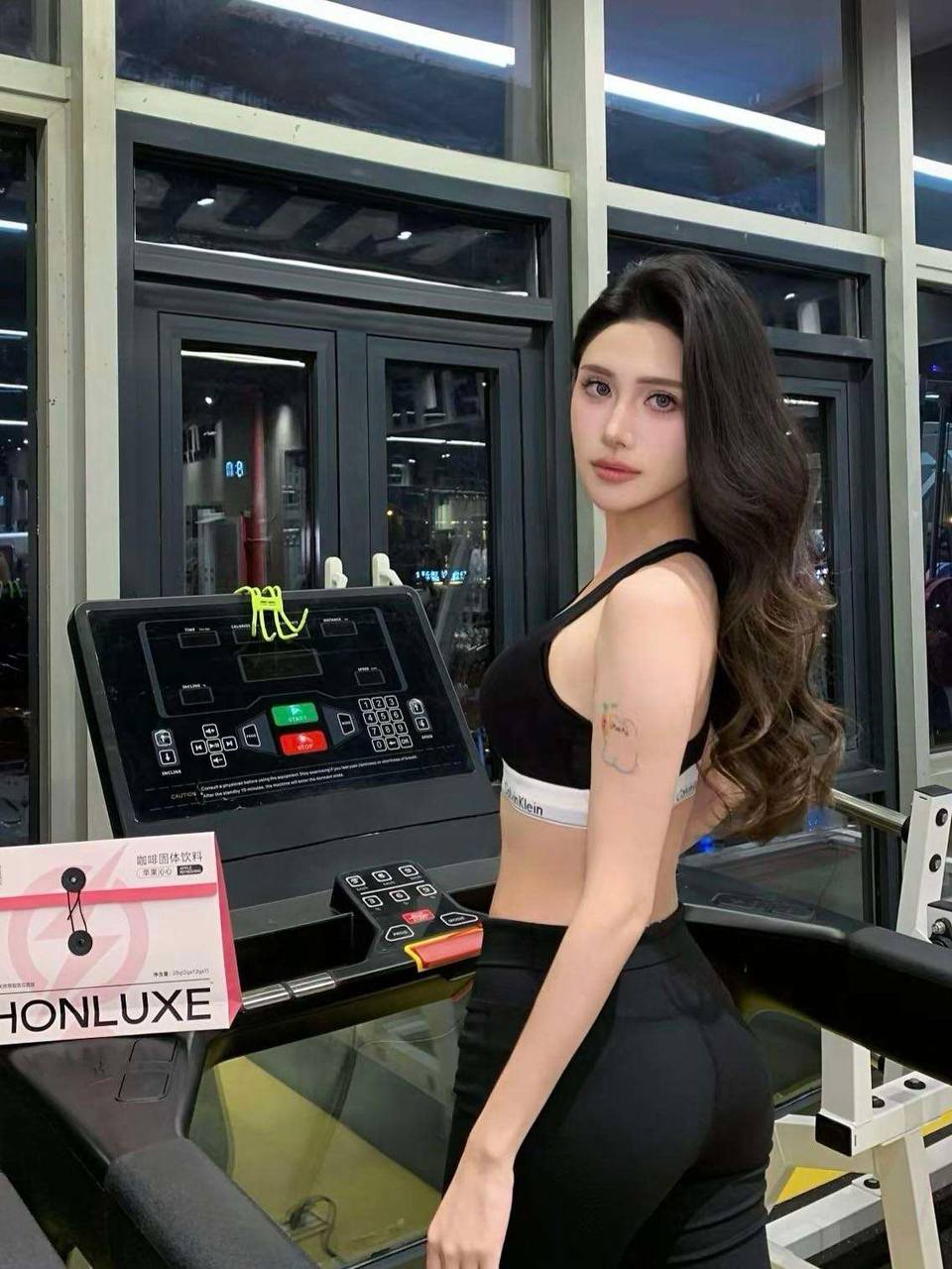 AgAD7cYxG_0QYVU.jpg