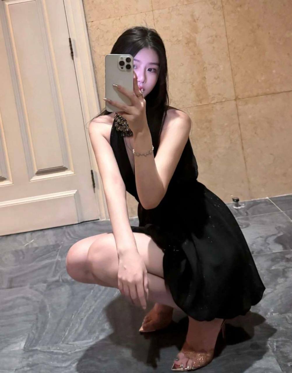 AgADP8kxG_yXqVM.jpg